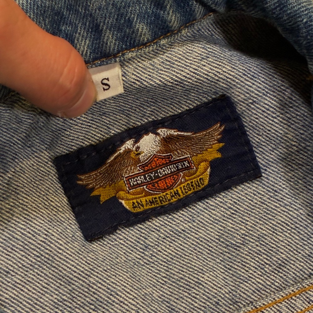 Harley-Davidson Blue Denim Jacket with Eagle & American Flag Graphic - Picture 7 of 10